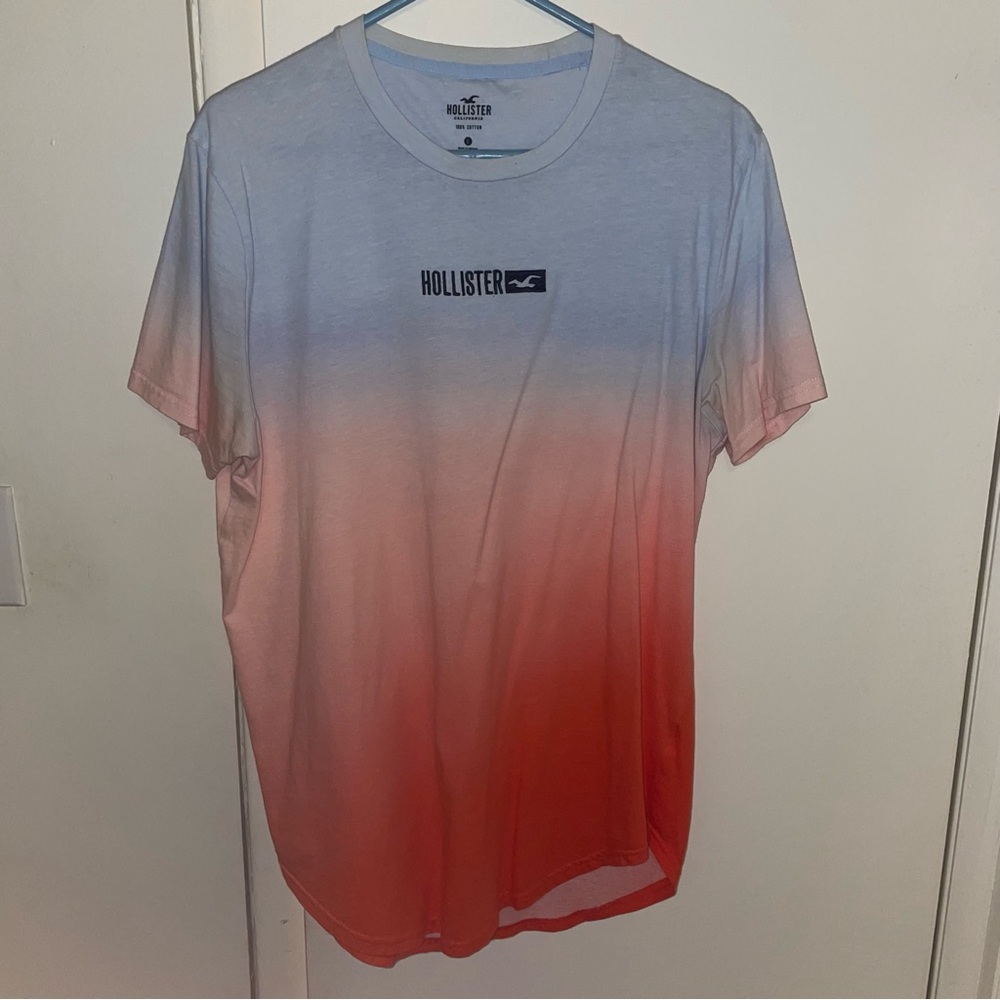 Hollister Men’s Large Blue to Coral Ombré Curved Hem T-Shirt